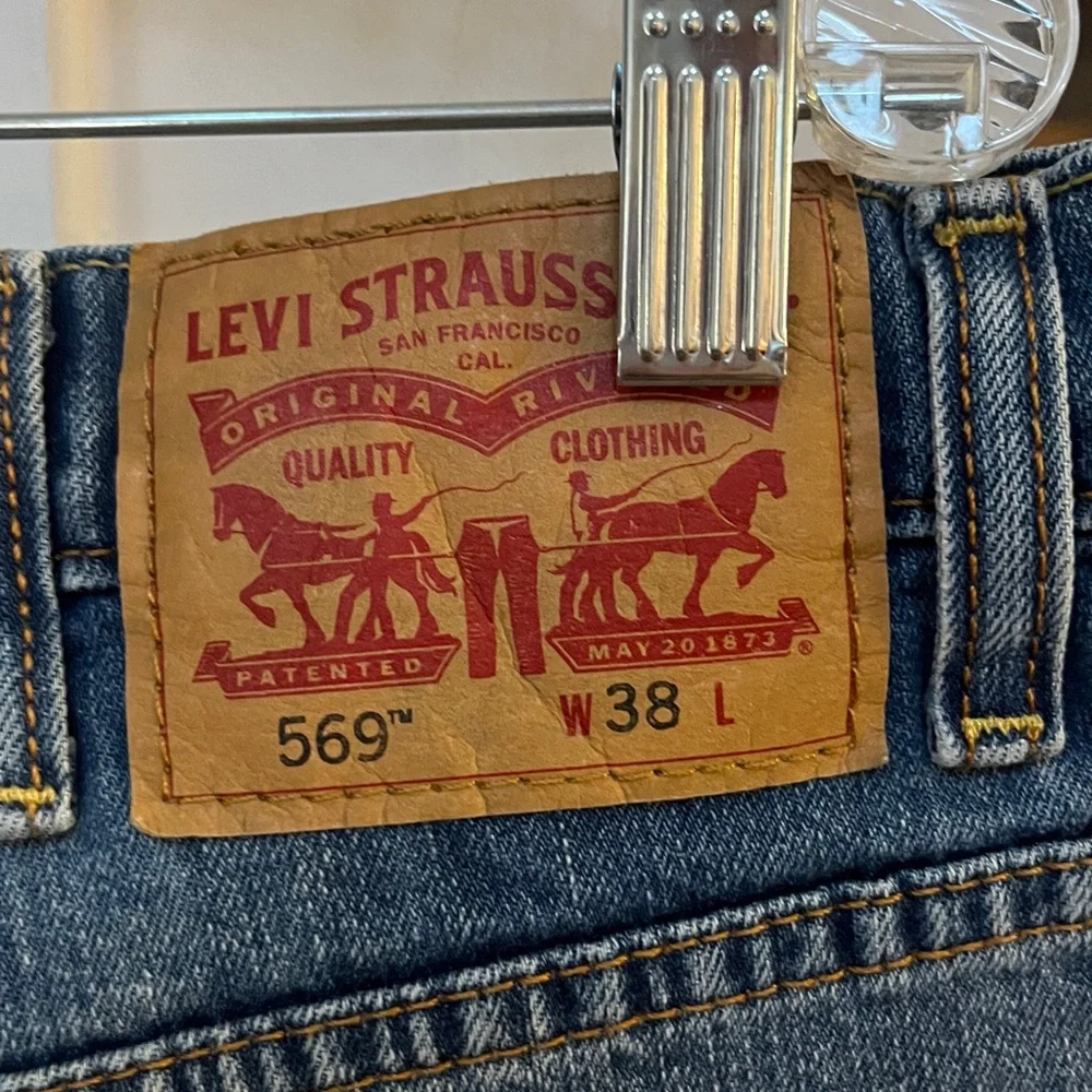 Levi’s 569 denim jean shorts Size 38 - Picture 5 of 7